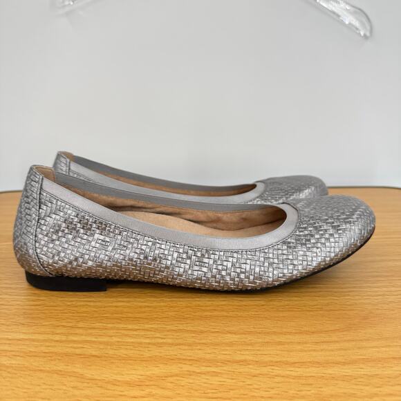 Vionic Anita shoes women's 10 ballet flat slip on woven leather silver comfort - Picture 1 of 7
